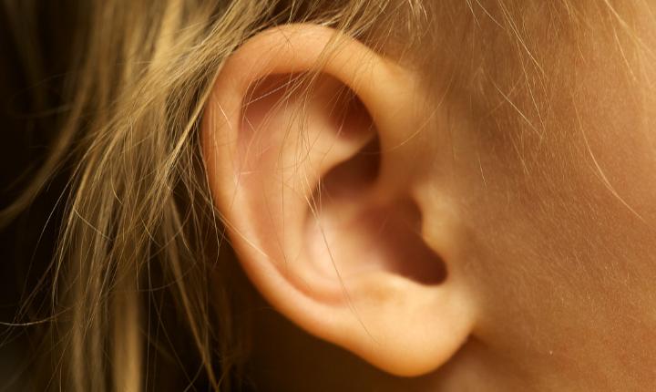 Twitter Helps Spread Awareness On Super Cool Trait–Ear Rumbling!